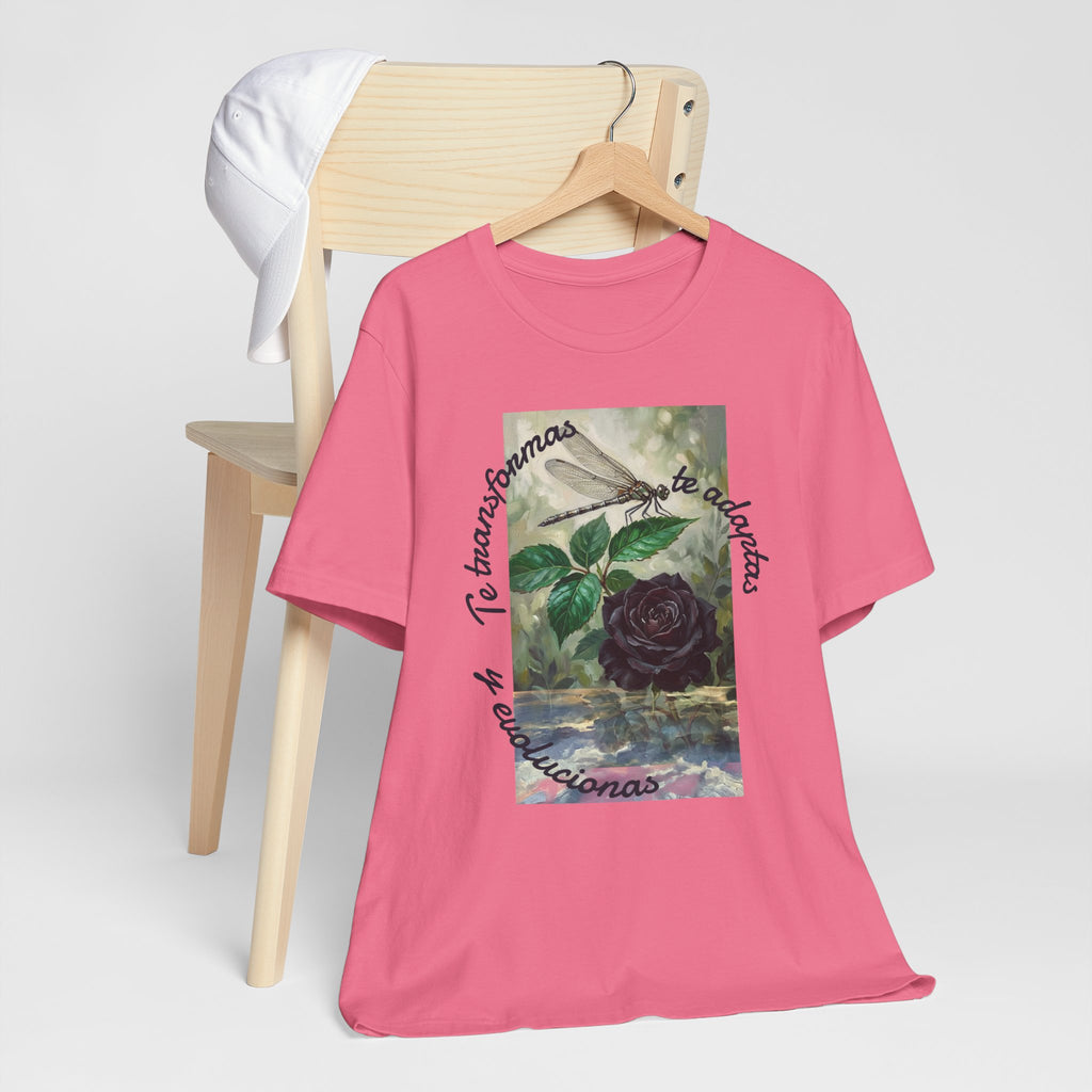 T‑Shirt — Vintage Botanical Dragonfly with Spanish Quote (“Te transformarás, te despertarás y evolucionas”)