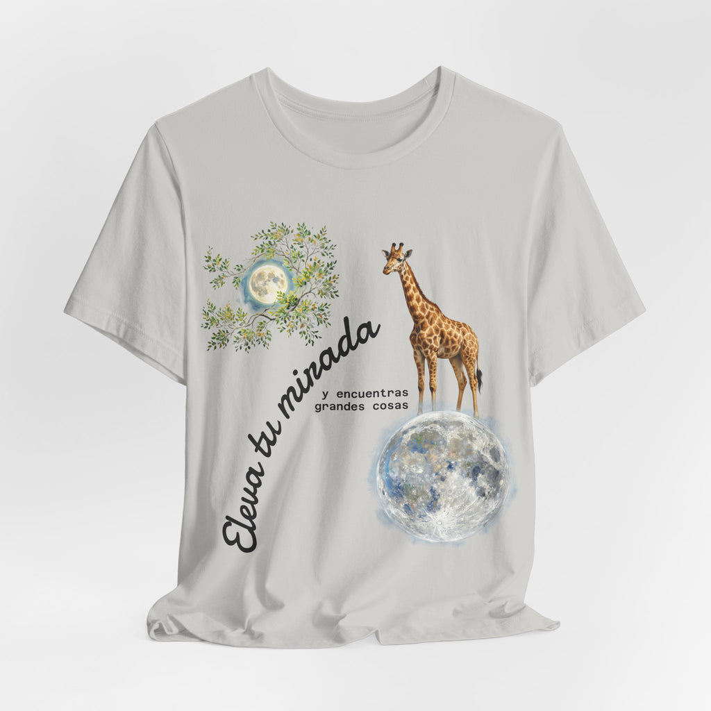 Giraffe Moon Tee — "Eleva tu mirada" Inspirational Graphic T-Shirt