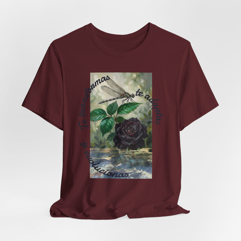 T‑Shirt — Vintage Botanical Dragonfly with Spanish Quote (“Te transformarás, te despertarás y evolucionas”)
