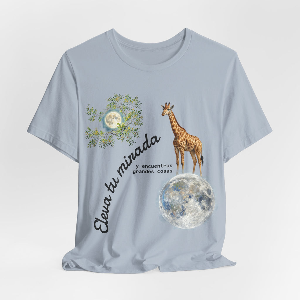 Giraffe Moon Tee — "Eleva tu mirada" Inspirational Graphic T-Shirt