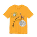 Giraffe Moon Tee — "Eleva tu mirada" Inspirational Graphic T-Shirt