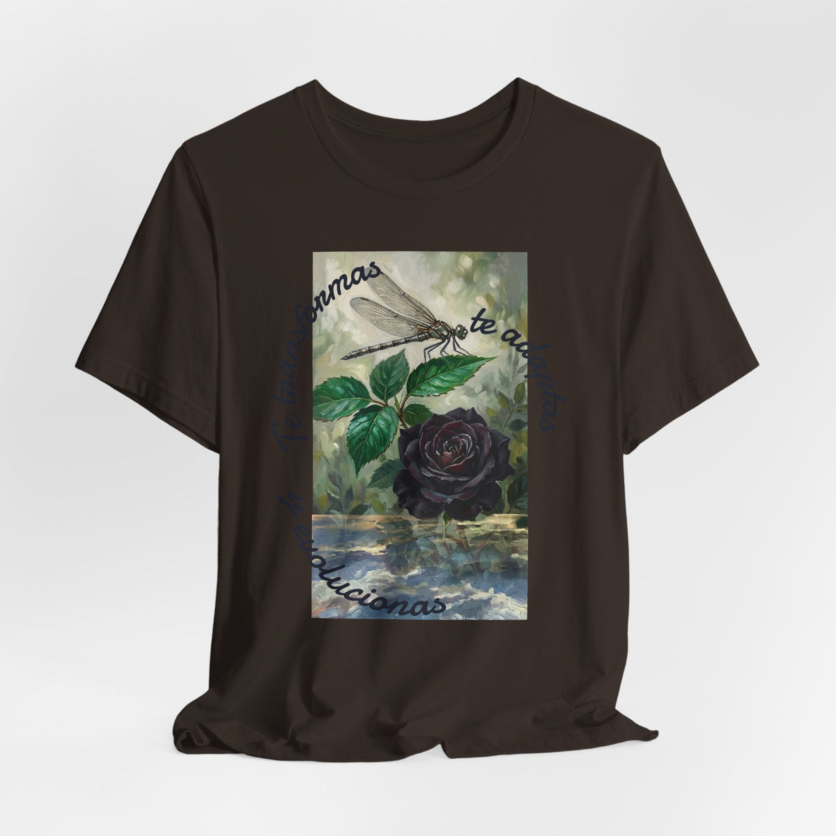 T‑Shirt — Vintage Botanical Dragonfly with Spanish Quote (“Te transformarás, te despertarás y evolucionas”)