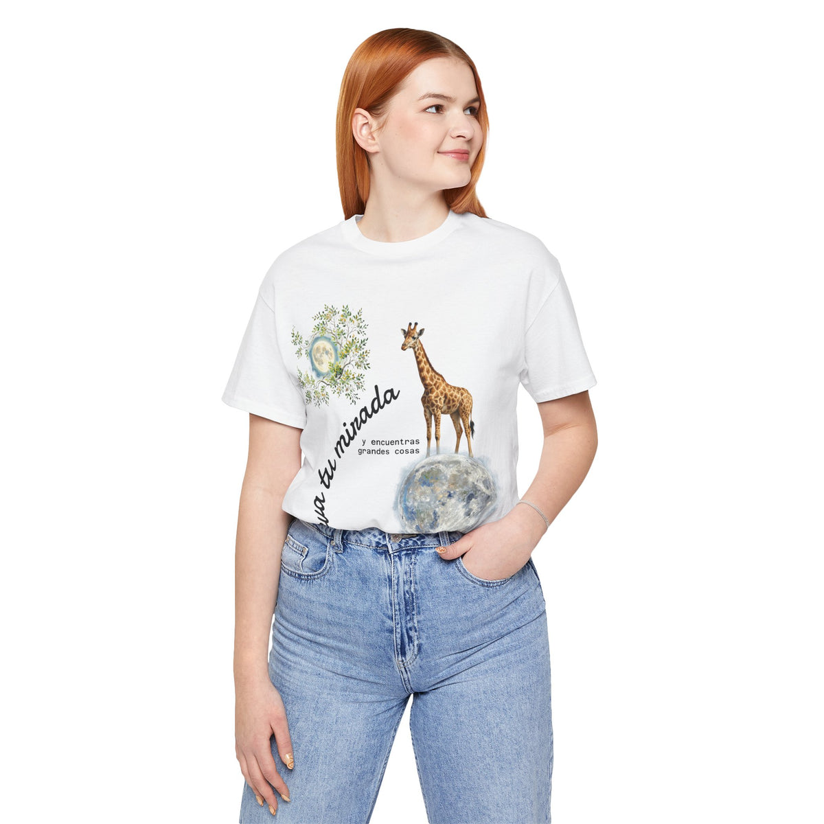 Giraffe Moon Tee — "Eleva tu mirada" Inspirational Graphic T-Shirt