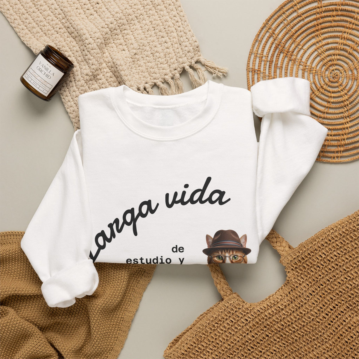 Crewneck Sweatshirt — "Larga vida de estudio y dedicación" Cat Design