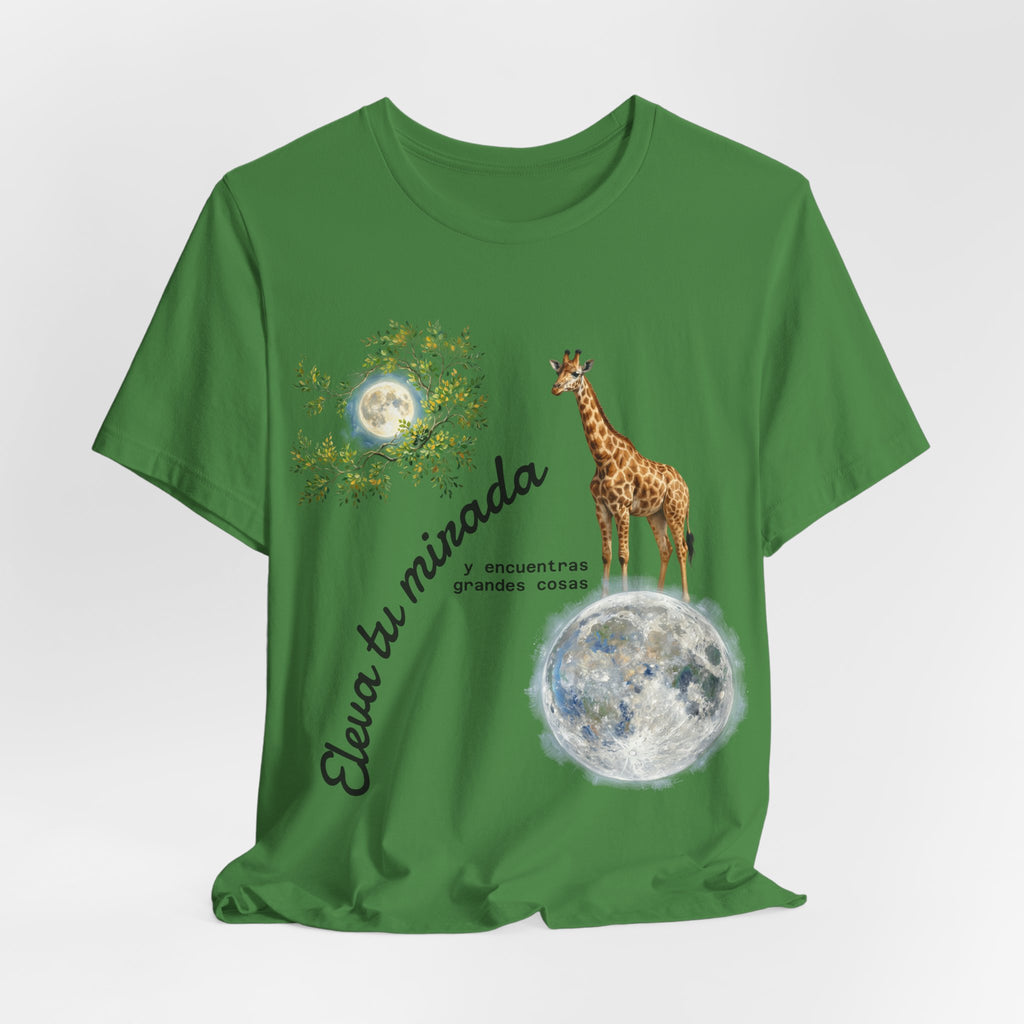Giraffe Moon Tee — "Eleva tu mirada" Inspirational Graphic T-Shirt