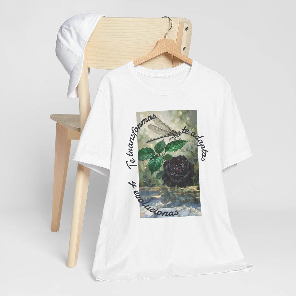 T‑Shirt — Vintage Botanical Dragonfly with Spanish Quote (“Te transformarás, te despertarás y evolucionas”)