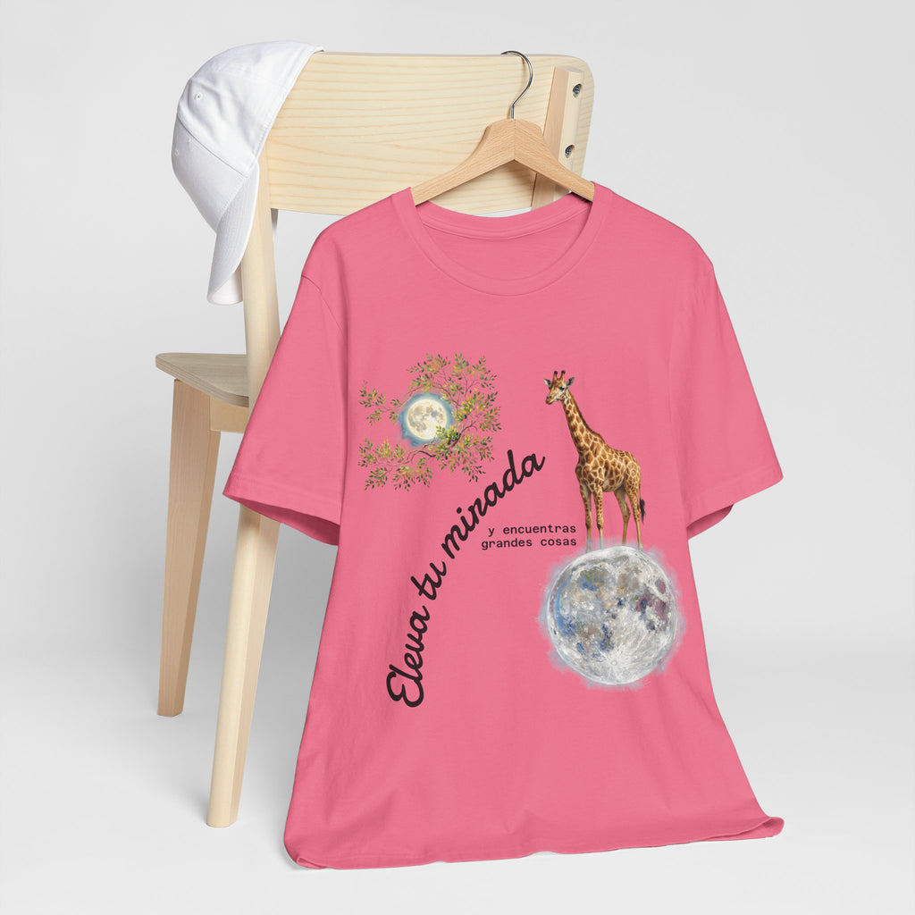 Giraffe Moon Tee — "Eleva tu mirada" Inspirational Graphic T-Shirt