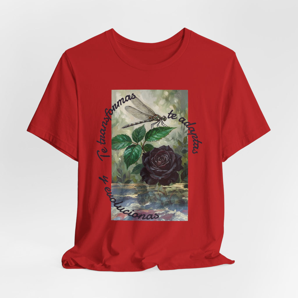 T‑Shirt — Vintage Botanical Dragonfly with Spanish Quote (“Te transformarás, te despertarás y evolucionas”)